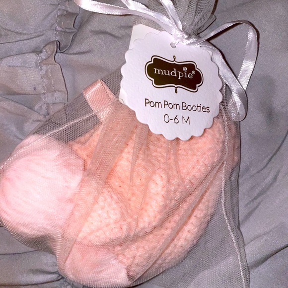 Mud pie Pom Pom booties - Picture 1 of 4